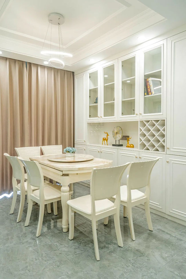 120㎡現代三居，飄窗與收納柜結合，打造實用起居臥室